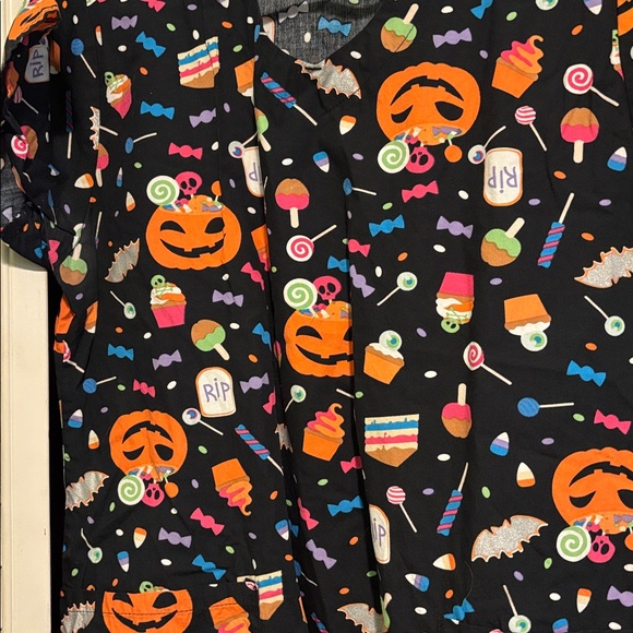 Halloween Print Scrub Tops - Picture 3 of 7
